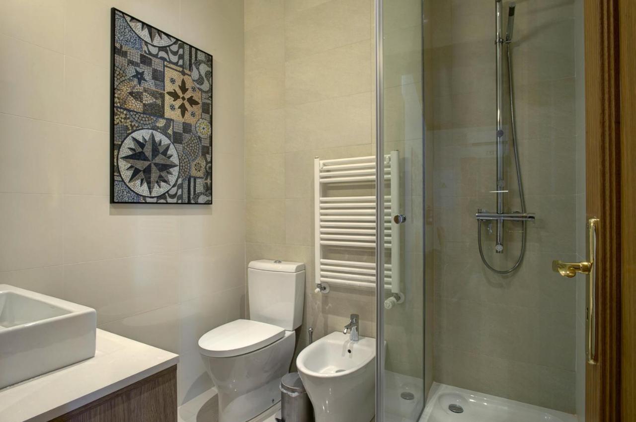 Localtraveling Cathedral & Castle - Family Apartments ลิสบอน ภายนอก รูปภาพ