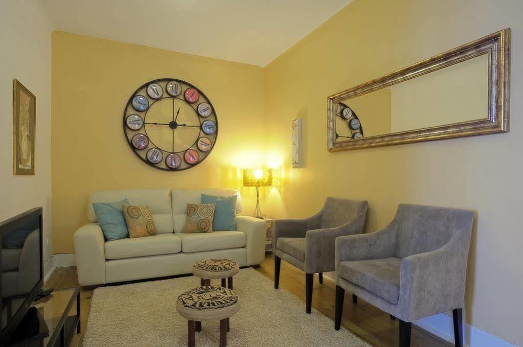 Localtraveling Cathedral & Castle - Family Apartments ลิสบอน ภายนอก รูปภาพ